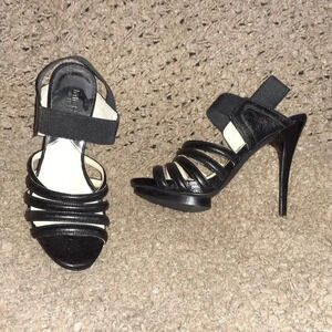 MICHAEL KORS-Black Leather-Strappy Platform